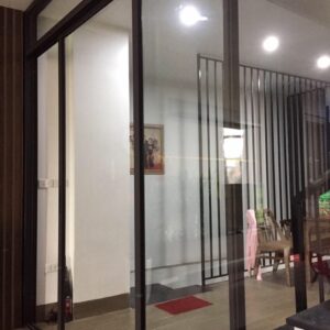 Cửa đi mở trượt 2 cánh Xingfa hệ 93